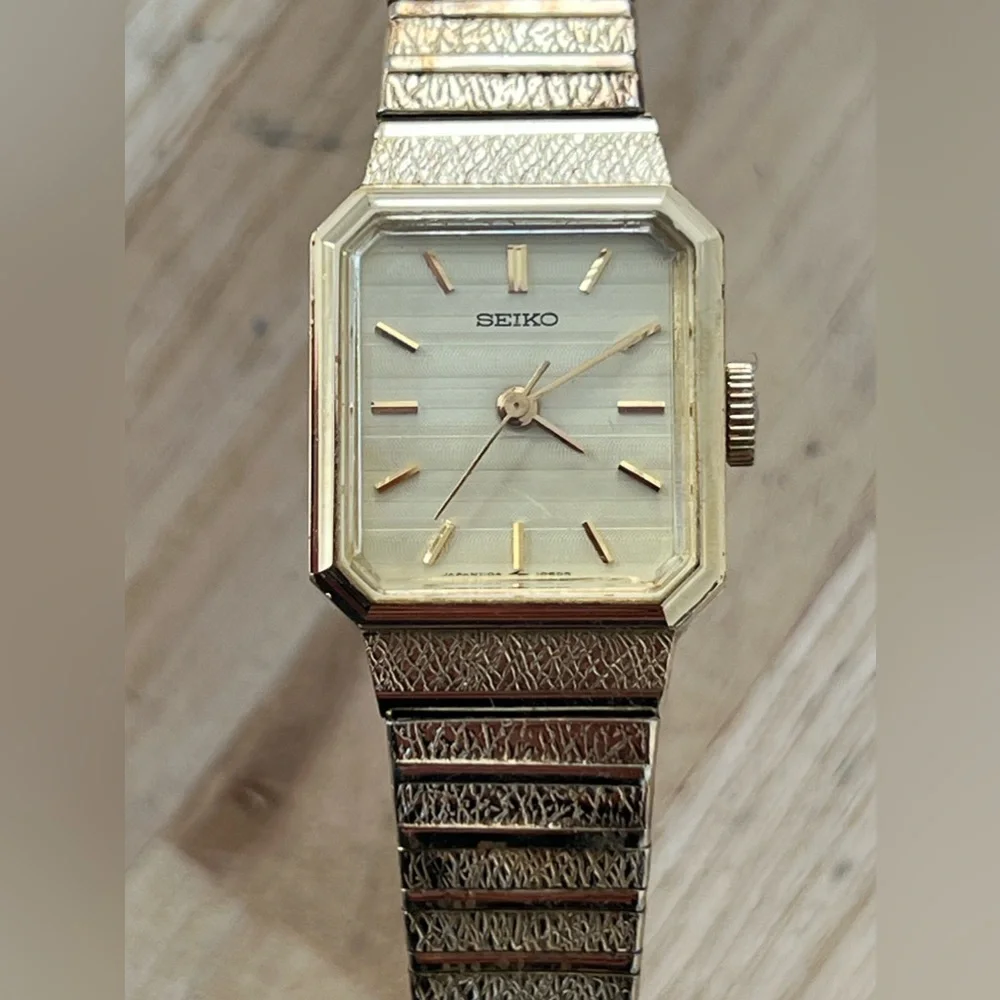 Seiko SGP Gold Plated Vintage Ladies Watch Mechanical Winding Gold Dial